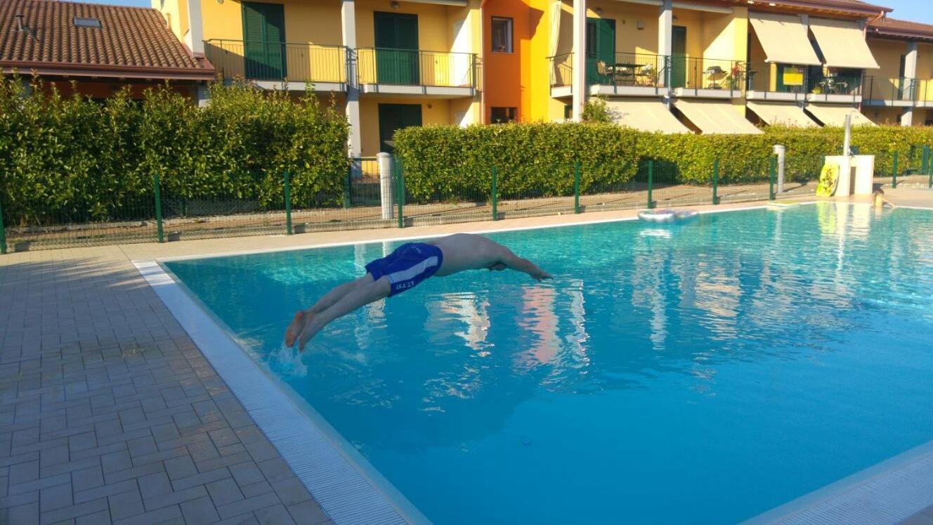 Peschiera Appartamenti Vacanze เปสเคียรา เดล การ์ดา ภายนอก รูปภาพ