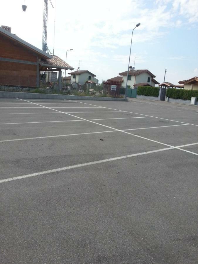 Peschiera Appartamenti Vacanze เปสเคียรา เดล การ์ดา ภายนอก รูปภาพ
